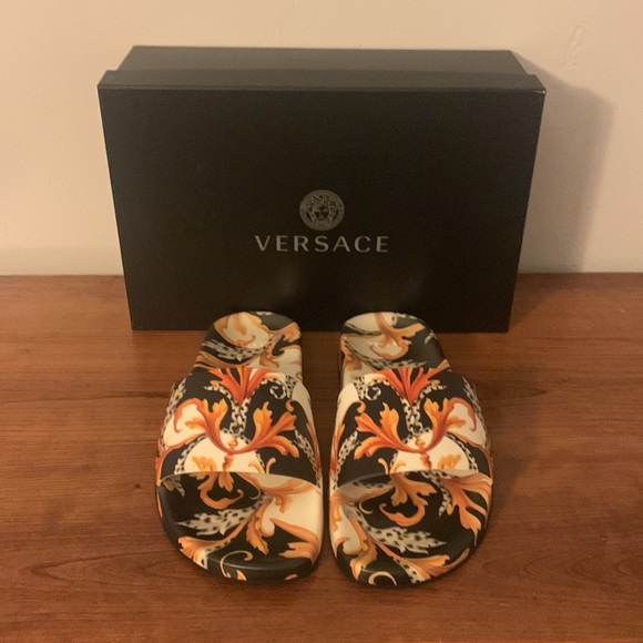 Versace Baroque Pool Slides size 38 - Picture 3 of 8